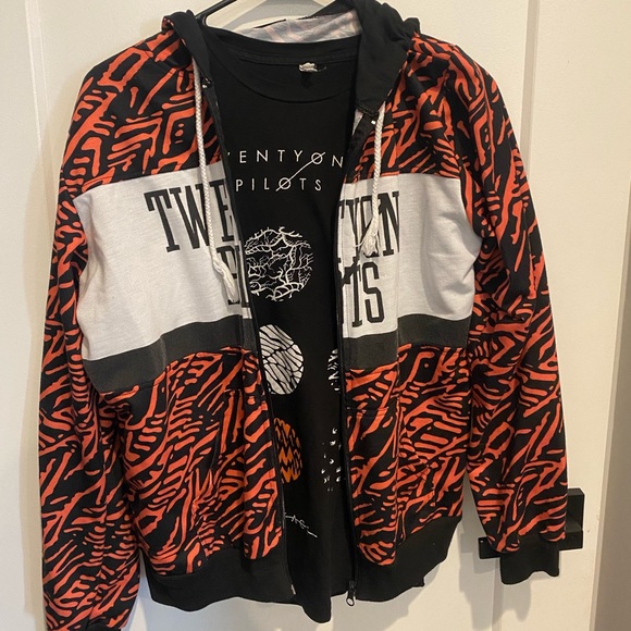 Twenty one pilots Blurryface T-Shirt + Zip-Up Hoodie Bundle, Size Small (S/P) - Picture 1 of 3